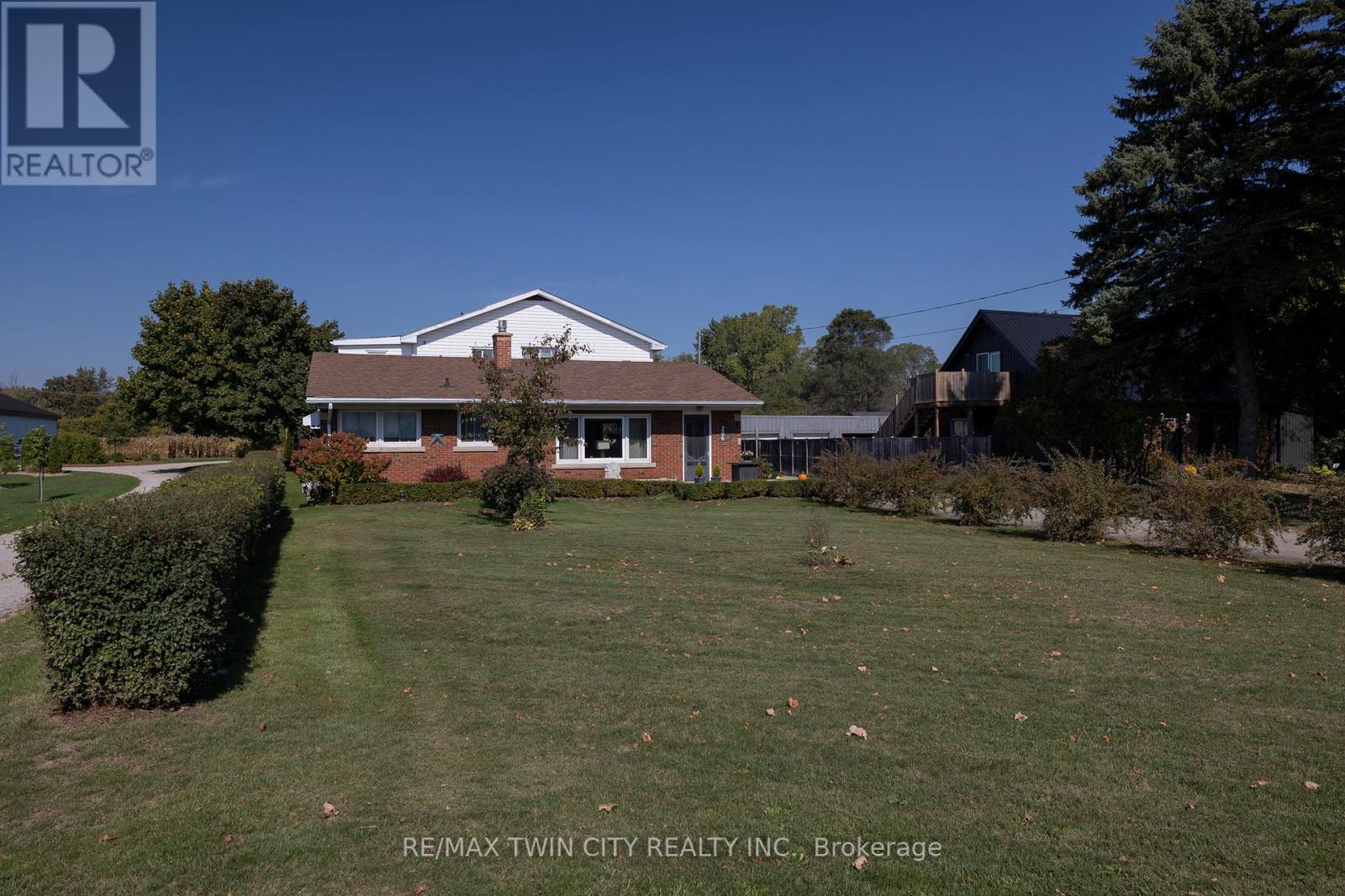 206 King Street, Brant (Burford), Ontario  N0E 1A0 - Photo 6 - X12446638