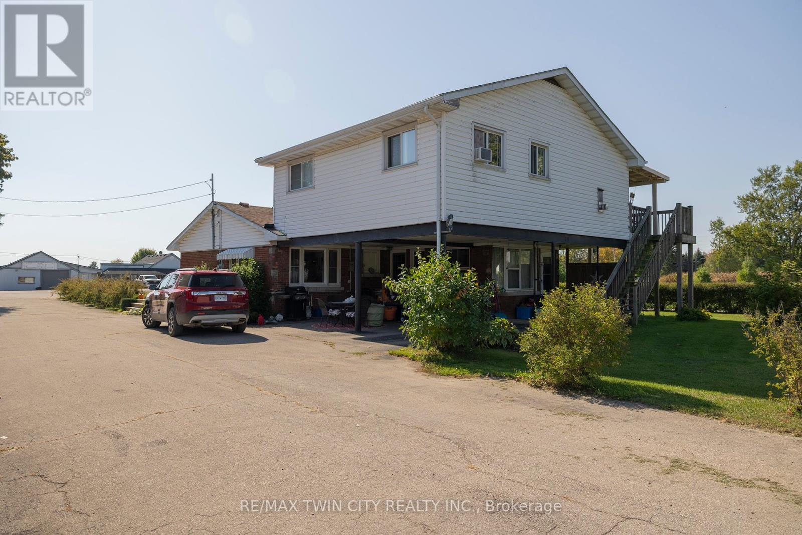206 King Street, Brant (Burford), Ontario  N0E 1A0 - Photo 9 - X12446638