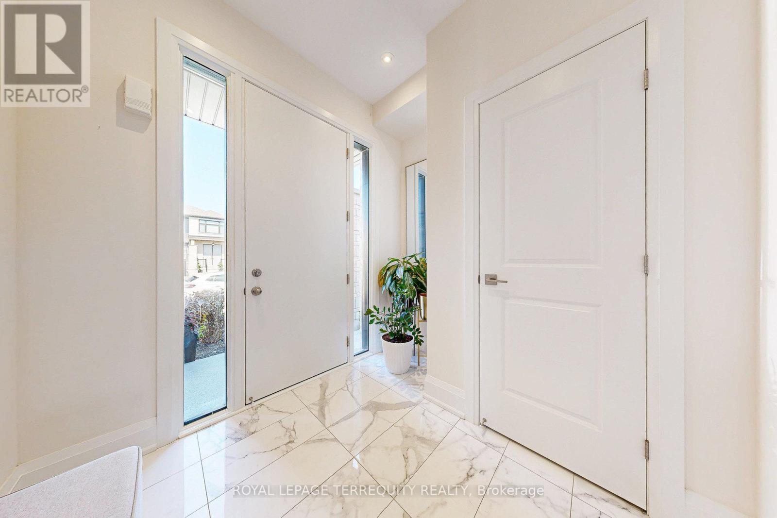 52 Lightfeather Place, Hamilton (Meadowlands), Ontario  L9K 0H4 - Photo 6 - X12446668