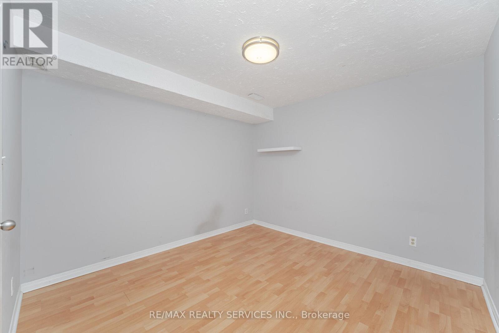 (Lower Level) - 21 Beverley Street, Waterloo, Ontario  N2L 2H5 - Photo 16 - X12365071
