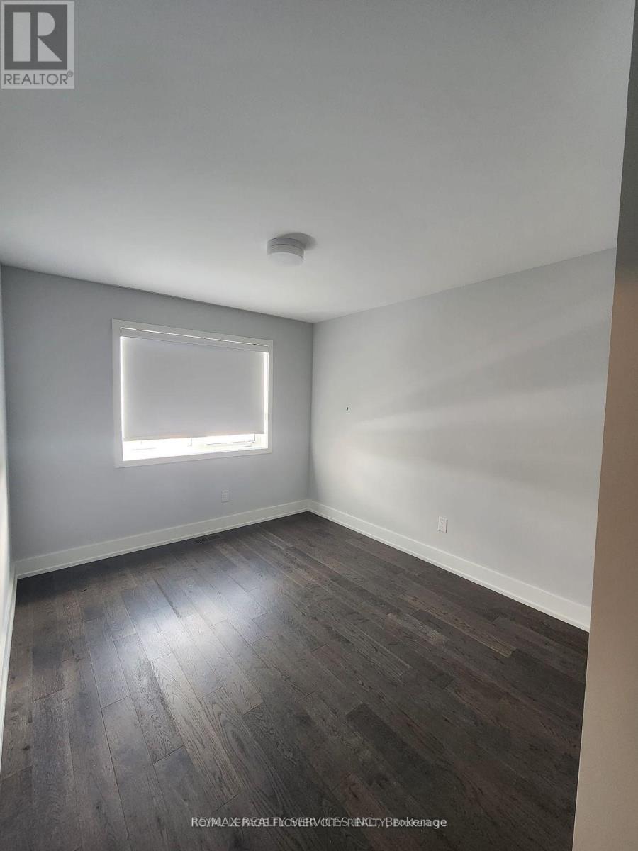 726 Rouncey Road, Ottawa, Ontario  K2S 1B6 - Photo 12 - X12071426