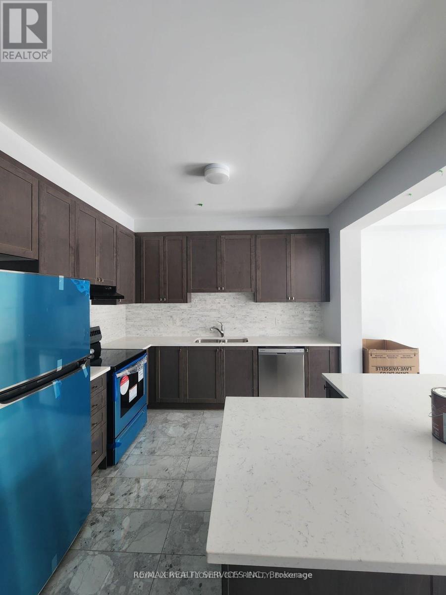 726 Rouncey Road, Ottawa, Ontario  K2S 1B6 - Photo 2 - X12071426