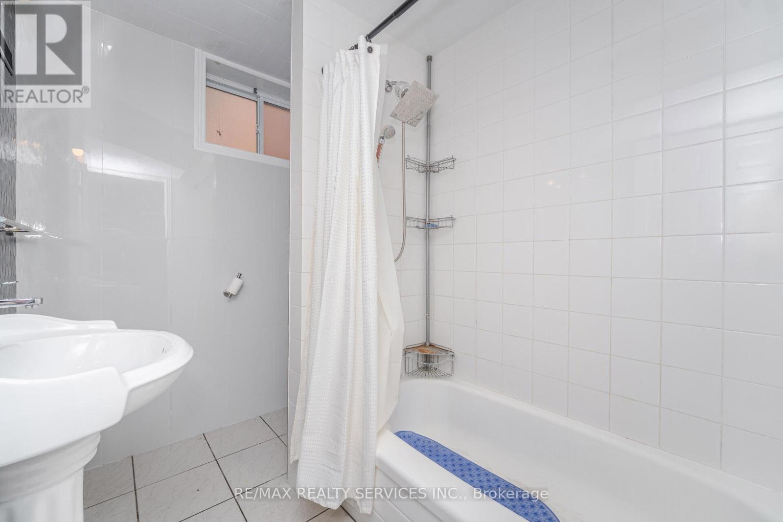 (Lower Level) - 21 Beverley Street, Waterloo, Ontario  N2L 2H5 - Photo 18 - X12365071