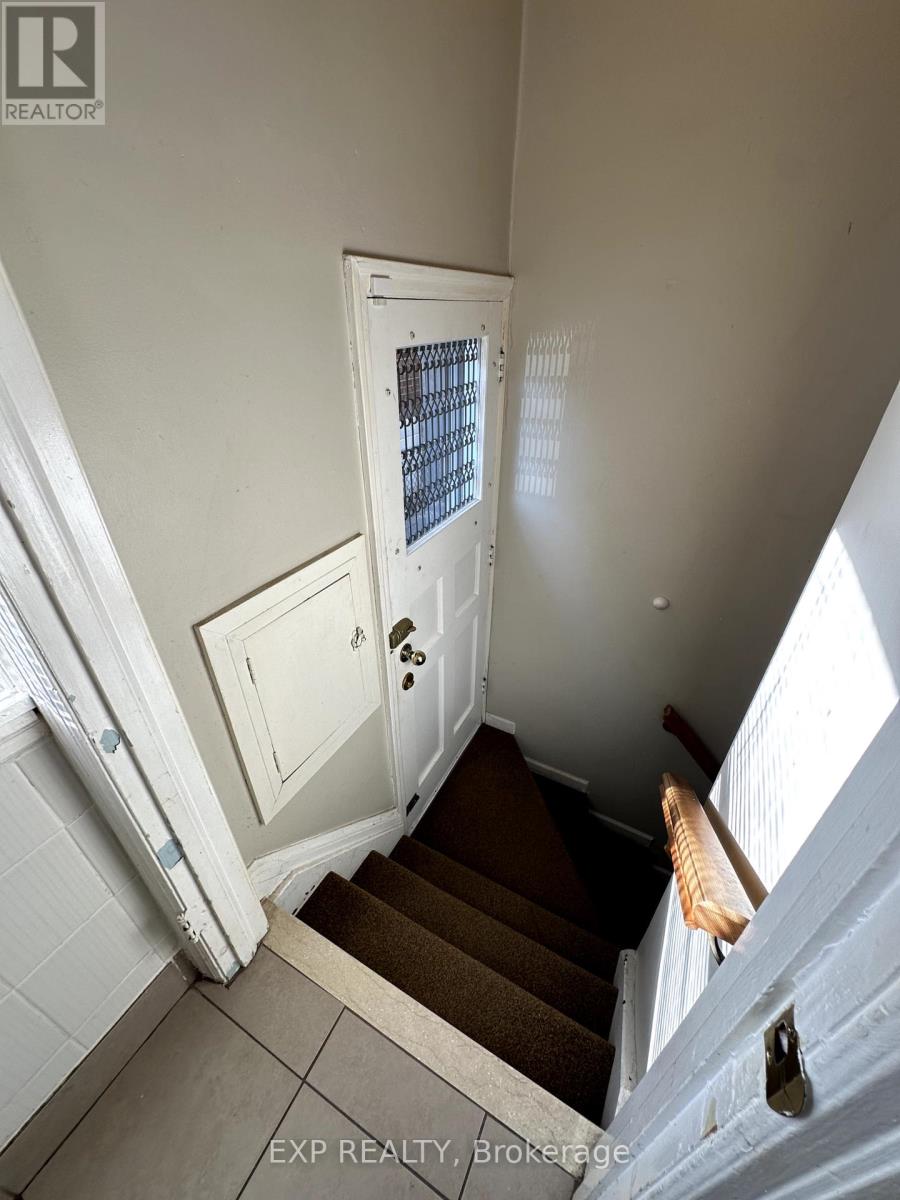 16 King Georges Drive W, Toronto, Ontario  M6M 2G9 - Photo 16 - W12446557