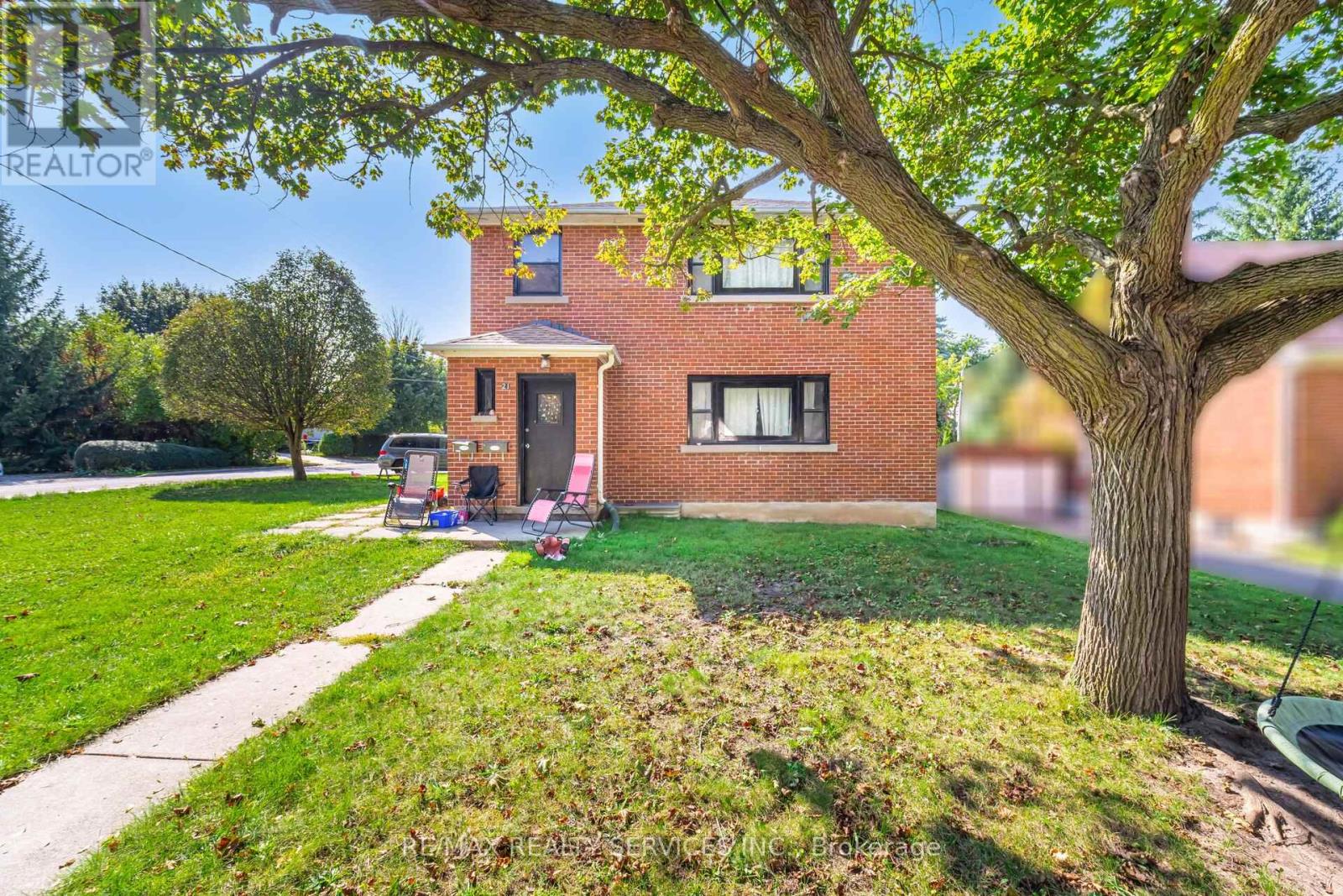 (Lower Level) - 21 Beverley Street, Waterloo, Ontario  N2L 2H5 - Photo 23 - X12365071