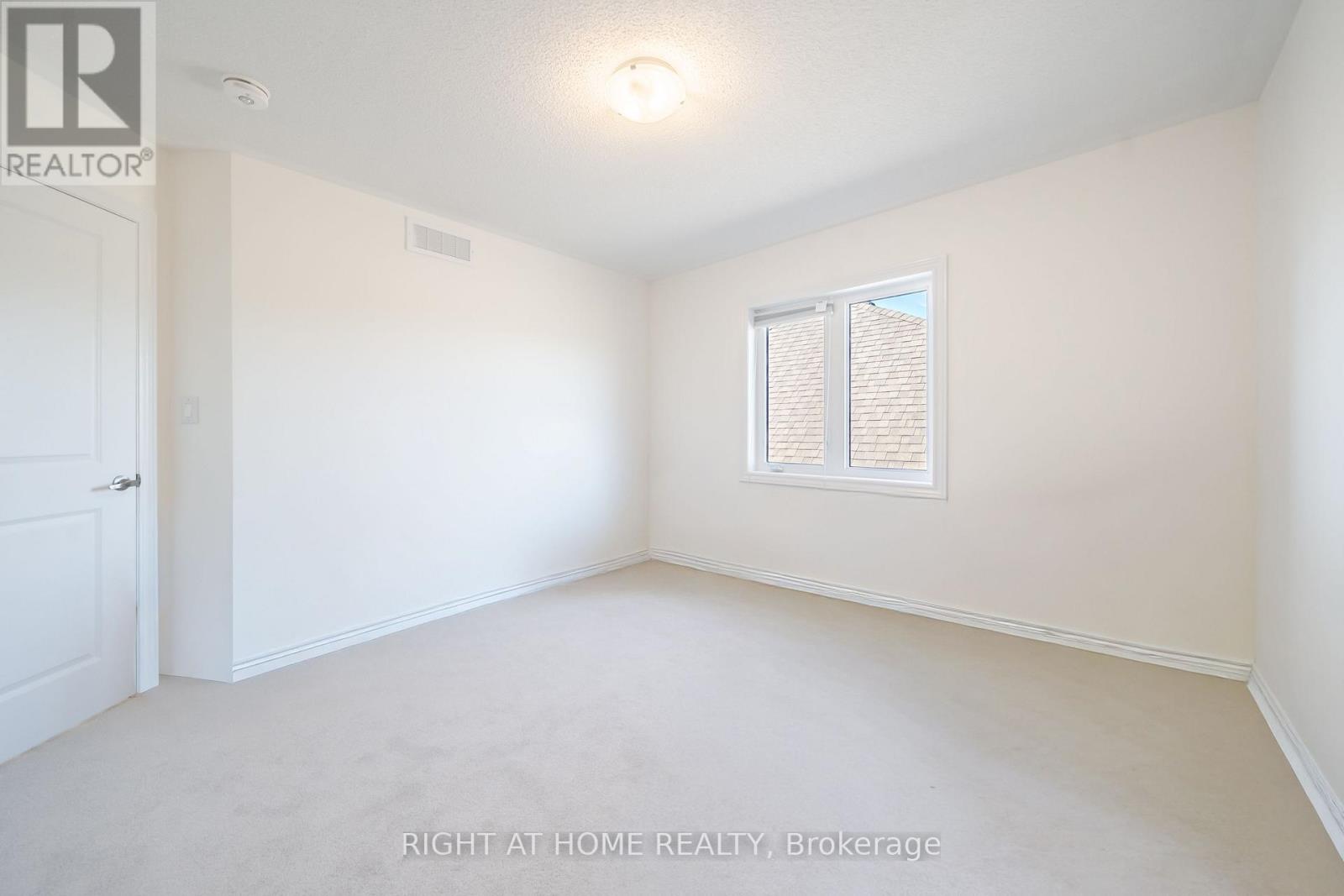 32 Hillcroft Way, Kawartha Lakes, Ontario  K0M 1A0 - Photo 23 - X12433807
