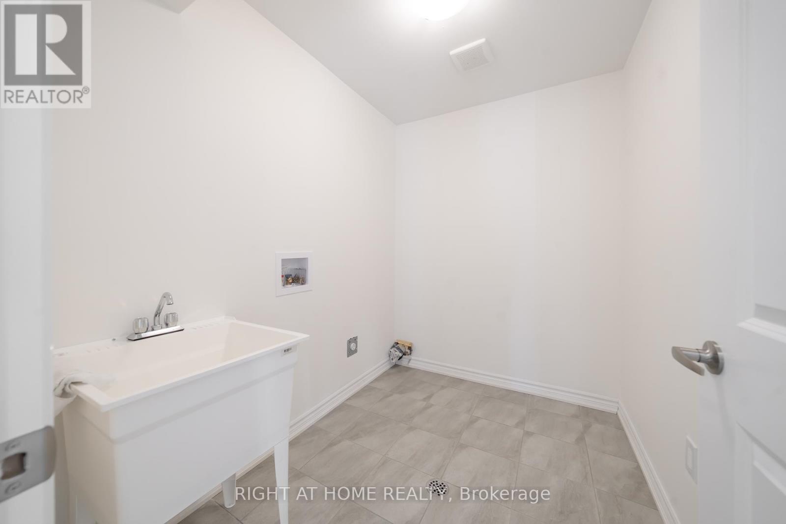 32 Hillcroft Way, Kawartha Lakes, Ontario  K0M 1A0 - Photo 24 - X12433807