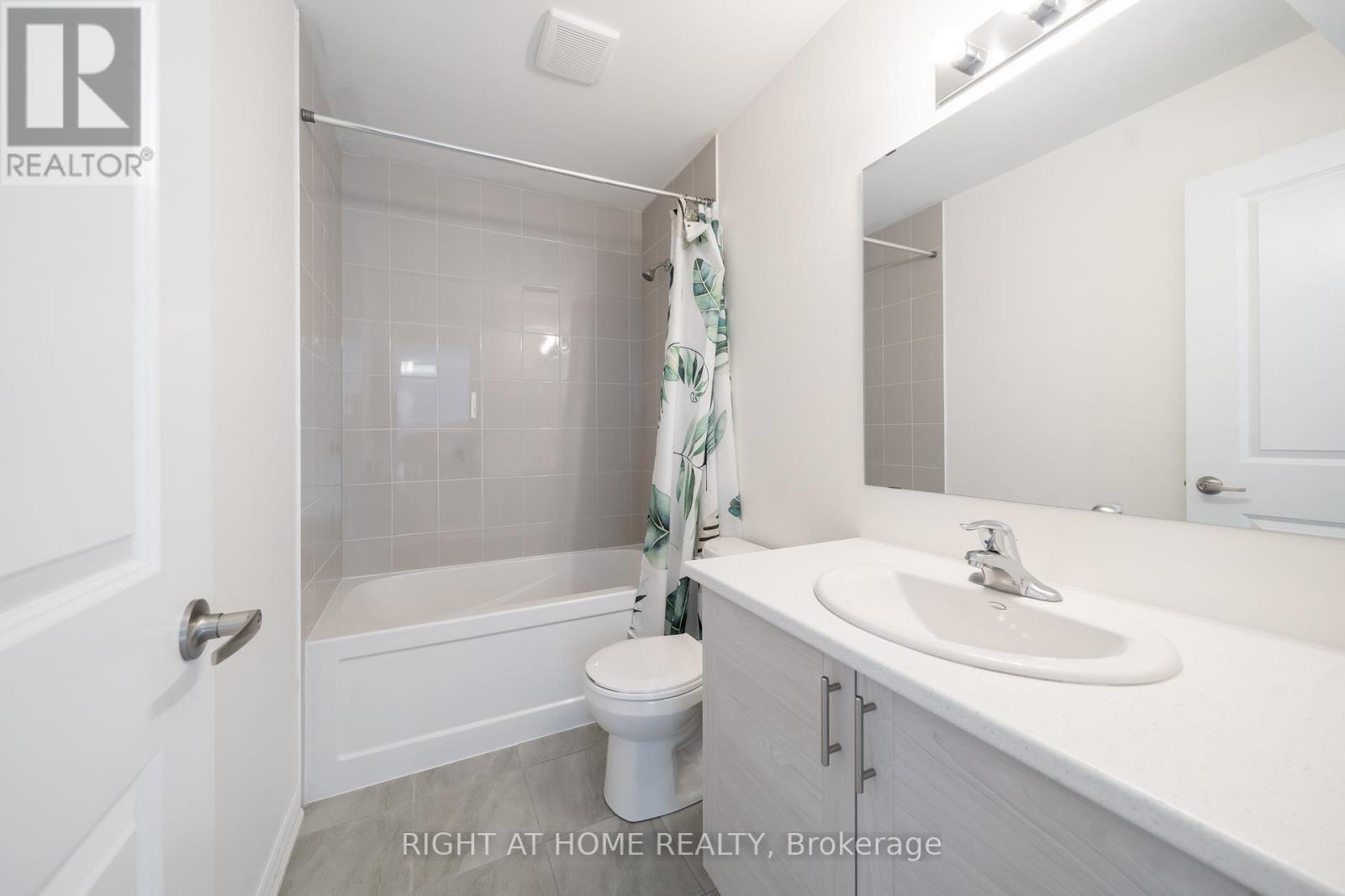 32 Hillcroft Way, Kawartha Lakes, Ontario  K0M 1A0 - Photo 20 - X12433807