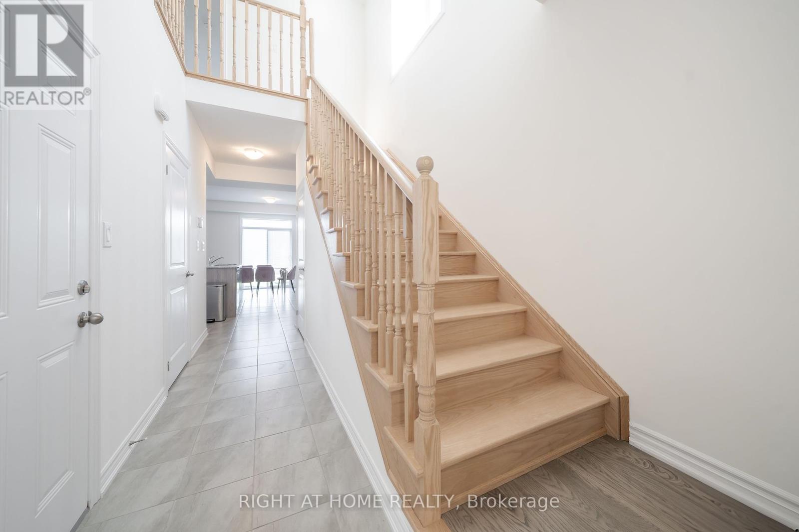 32 Hillcroft Way, Kawartha Lakes, Ontario  K0M 1A0 - Photo 5 - X12433807
