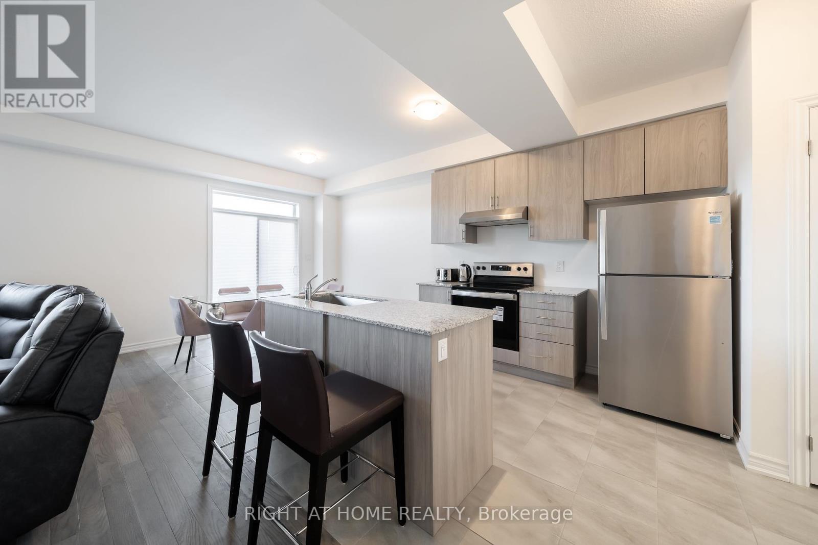 32 Hillcroft Way, Kawartha Lakes, Ontario  K0M 1A0 - Photo 8 - X12433807