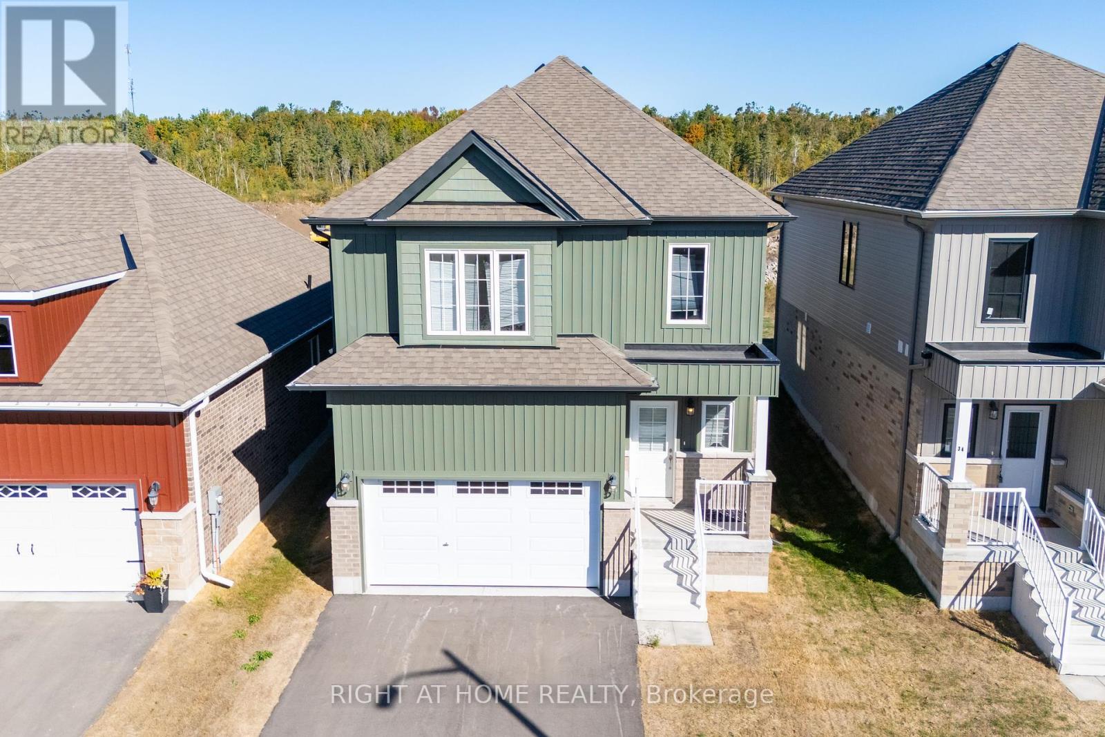 32 Hillcroft Way, Kawartha Lakes, Ontario  K0M 1A0 - Photo 4 - X12433807