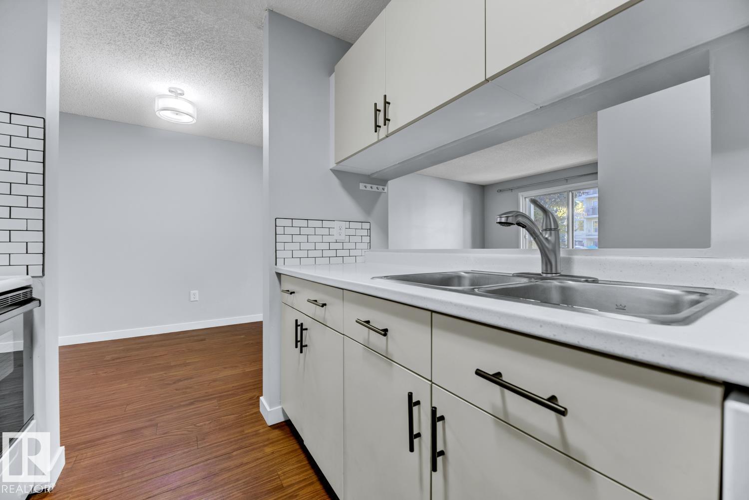 #105 2508 50 St Nw, Edmonton, Alberta  T6L 6X9 - Photo 5 - E4460989