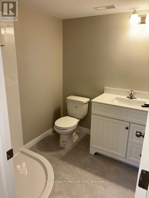 20 Meadow Wood Court, North Bay, Ontario  P1A 4L5 - Photo 32 - X12421643