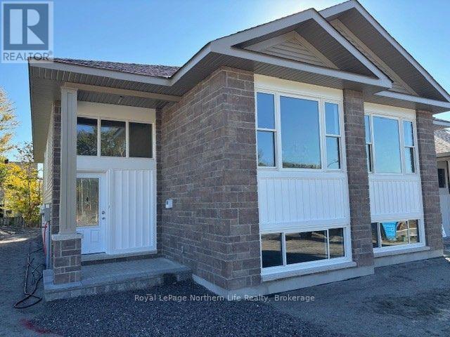 20 Meadow Wood Court, North Bay, Ontario  P1A 4L5 - Photo 2 - X12421643