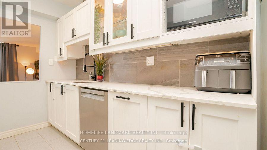 # 1406 - 177 Linus Road W, Toronto, Ontario  M2J 4S5 - Photo 12 - C12446489