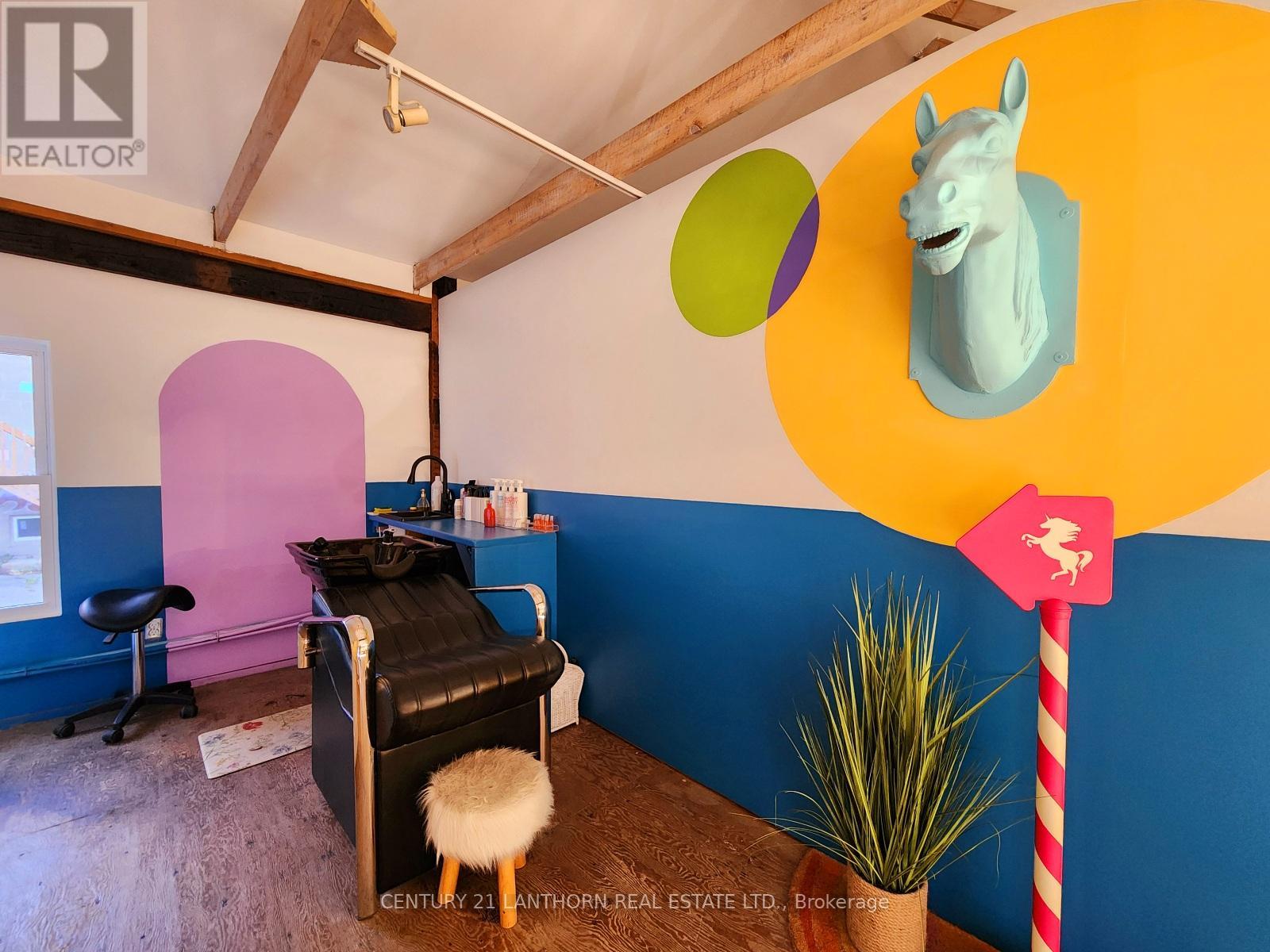 279-281 Picton Main Street, Prince Edward County, Ontario  K0K 1T0 - Photo 23 - X12405042