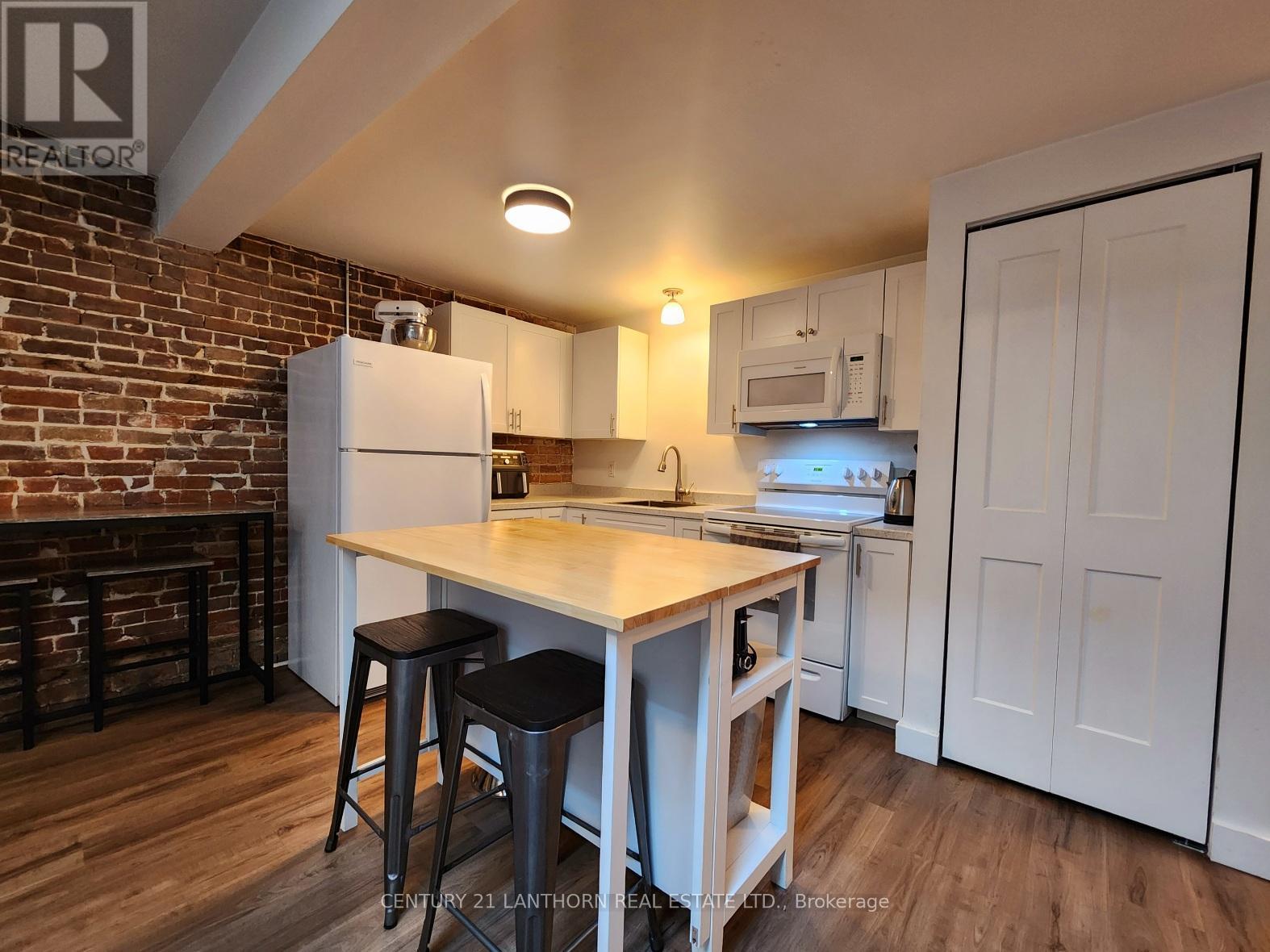 279-281 Picton Main Street, Prince Edward County, Ontario  K0K 1T0 - Photo 34 - X12405042