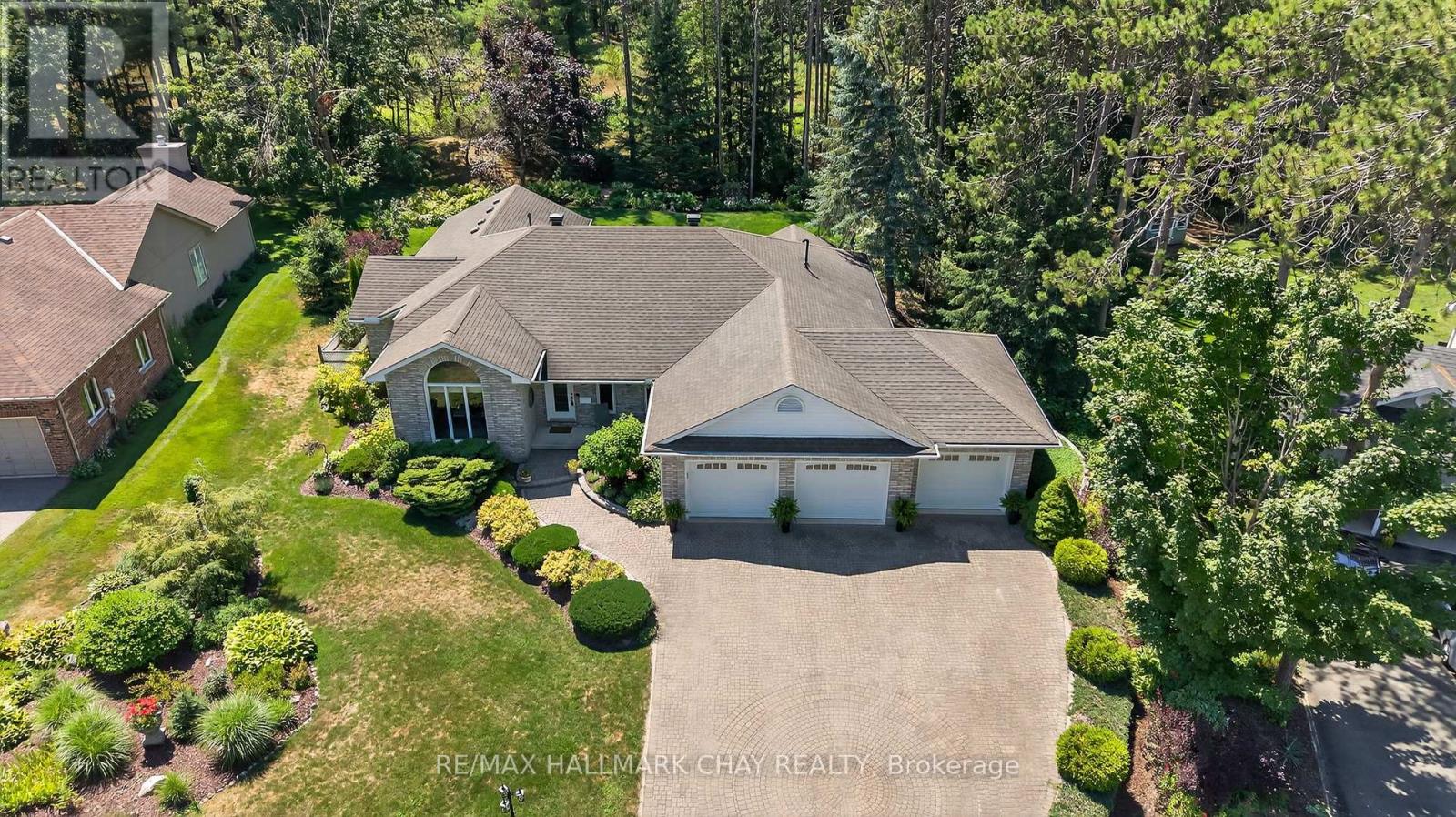 49 Fairway Court, Oro-Medonte, Ontario  L0L 2L0 - Photo 1 - S12305634