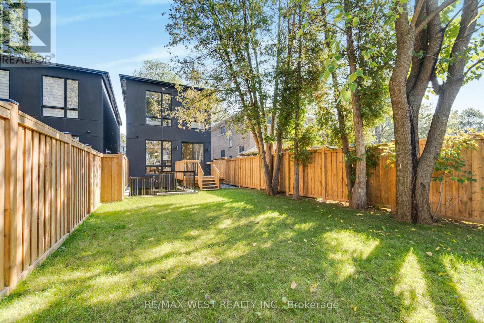 12a Foch Avenue, Toronto, Ontario  M8W 3X1 - Photo 13 - W12442471