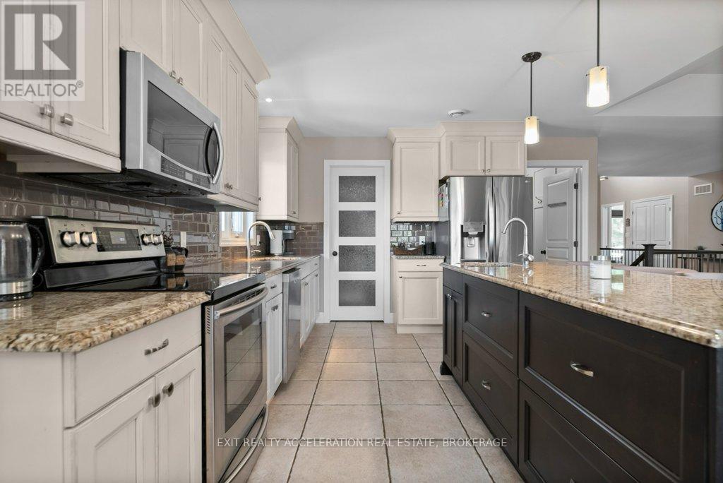 79 Hartwood Crescent, Greater Napanee, Ontario  K7R 0A8 - Photo 15 - X12245330