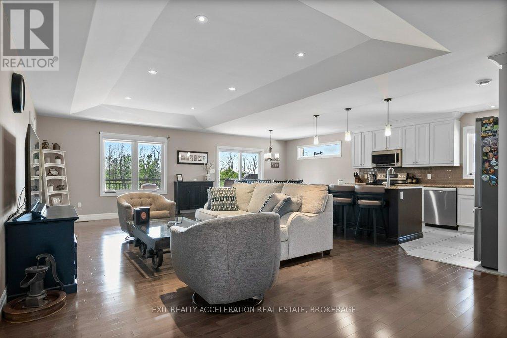 79 Hartwood Crescent, Greater Napanee, Ontario  K7R 0A8 - Photo 9 - X12245330