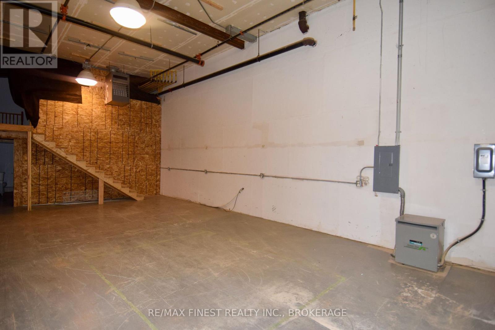 2 - 212 Camden Road, Greater Napanee, Ontario  K7R 1E3 - Photo 3 - X12338984