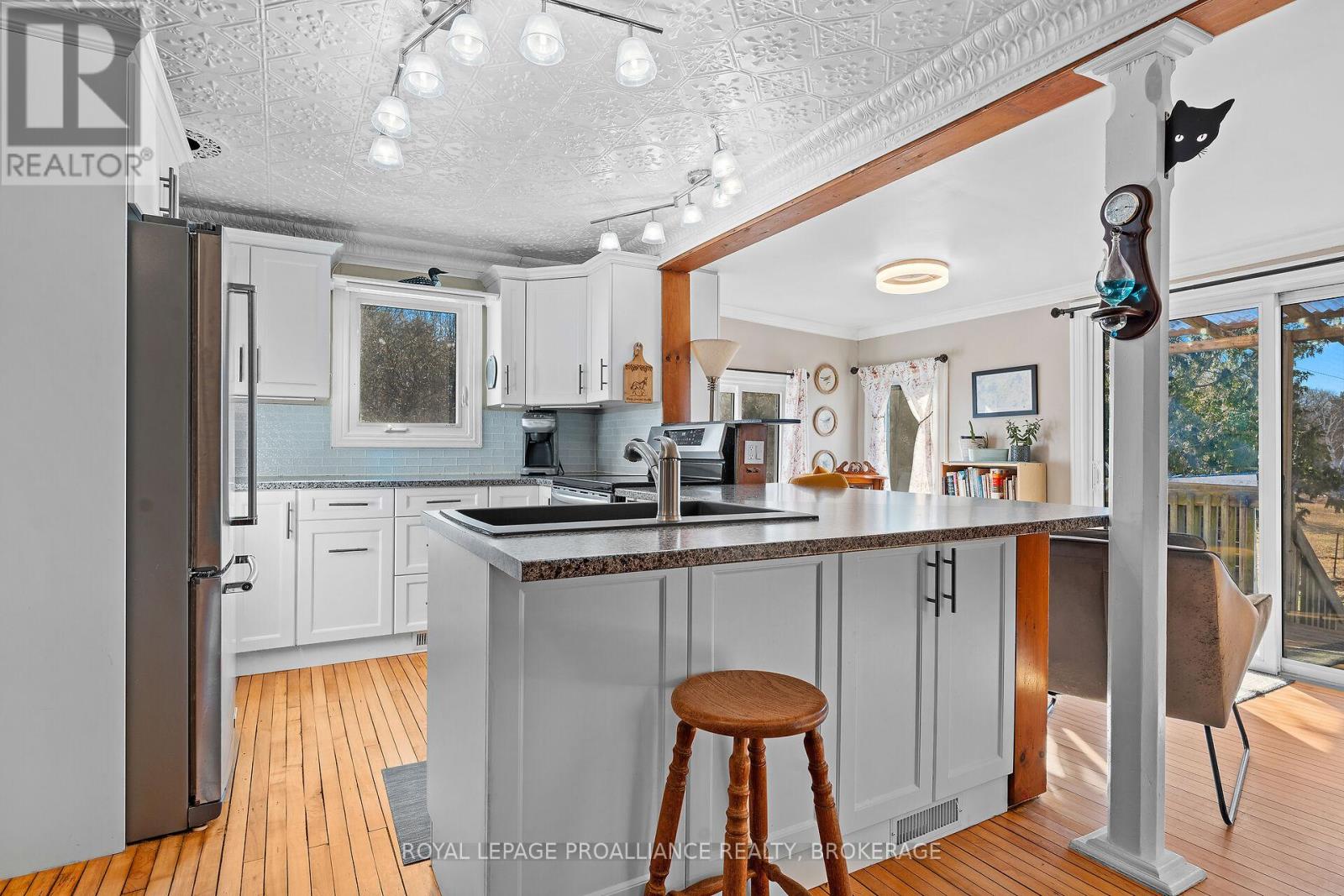718 Jones Falls Road, Rideau Lakes, Ontario  K0G 1E0 - Photo 14 - X12446366