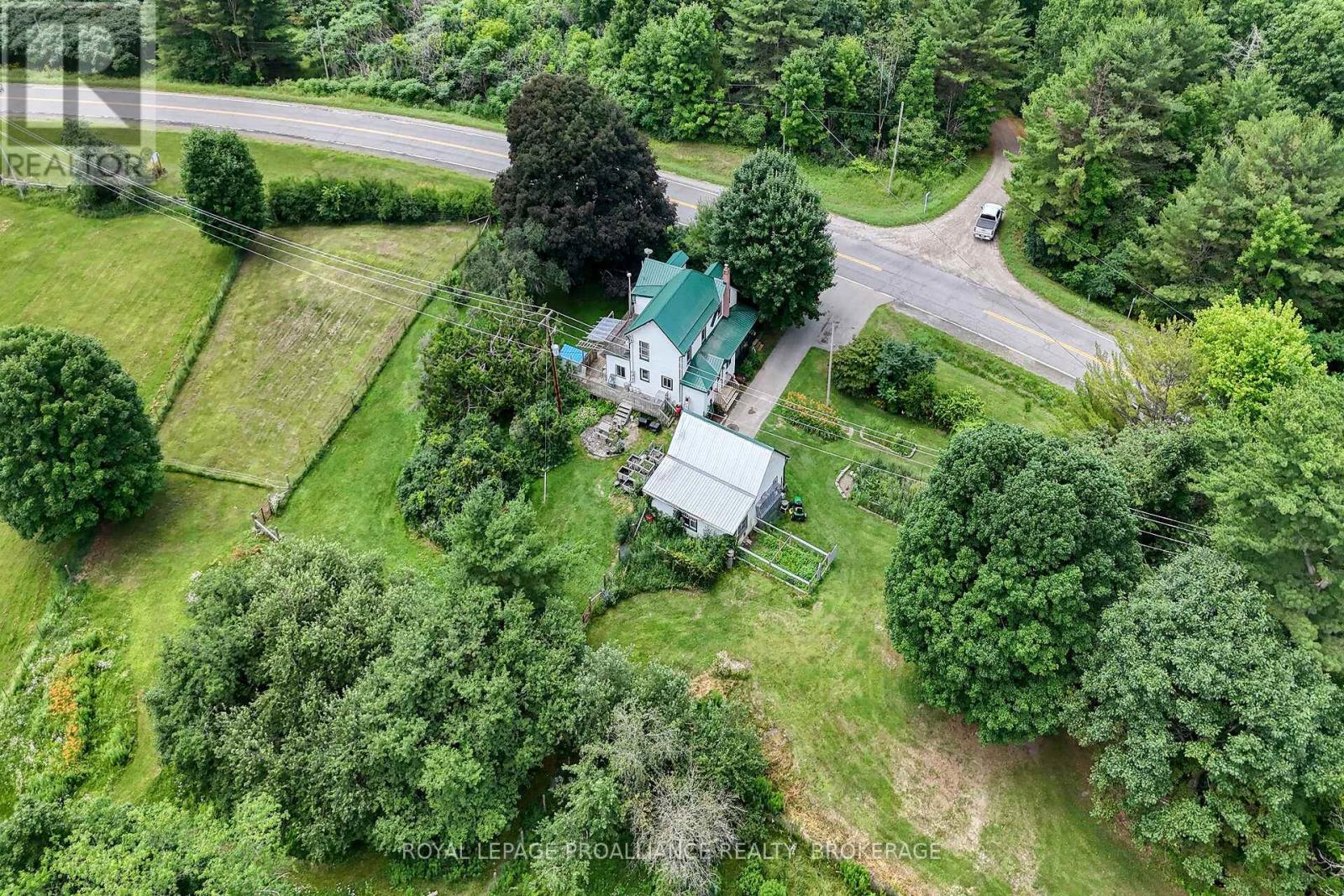 718 Jones Falls Road, Rideau Lakes, Ontario  K0G 1E0 - Photo 38 - X12446366