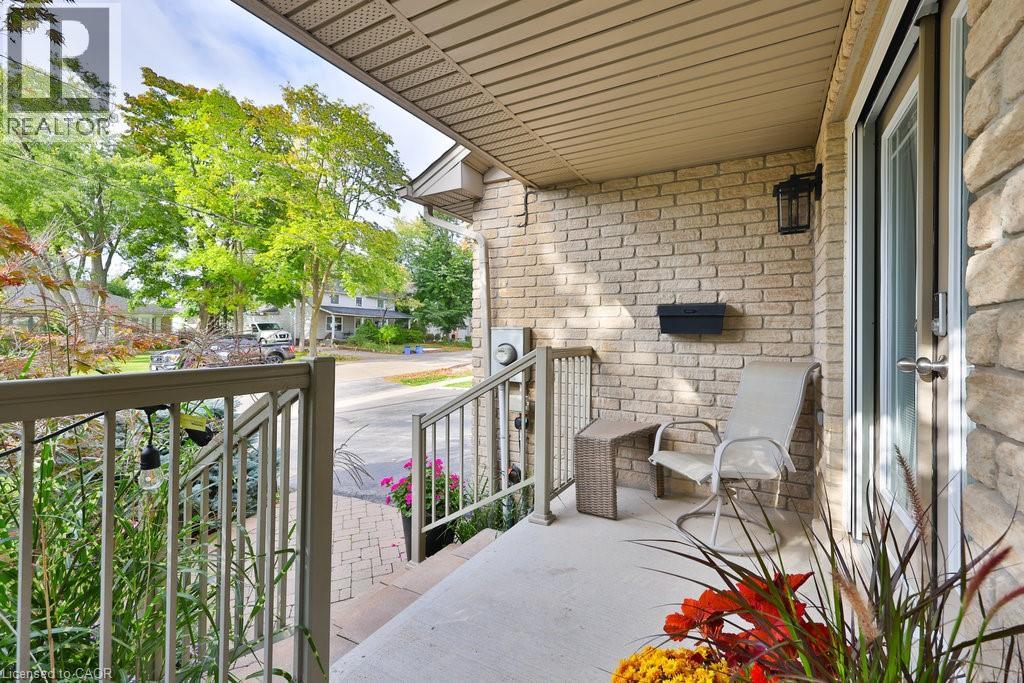 2304 Sovereign Street, Oakville, Ontario  L6L 1L6 - Photo 2 - 40769757