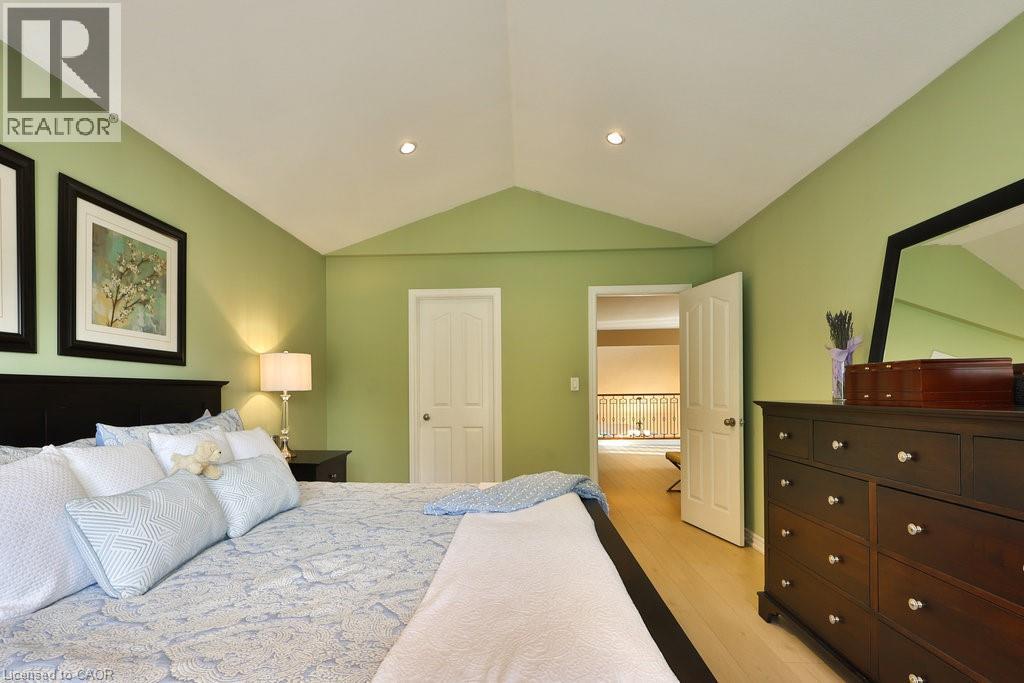 2304 Sovereign Street, Oakville, Ontario  L6L 1L6 - Photo 22 - 40769757