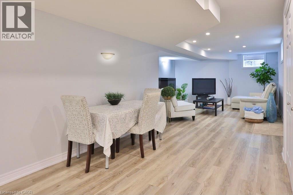 2304 Sovereign Street, Oakville, Ontario  L6L 1L6 - Photo 27 - 40769757