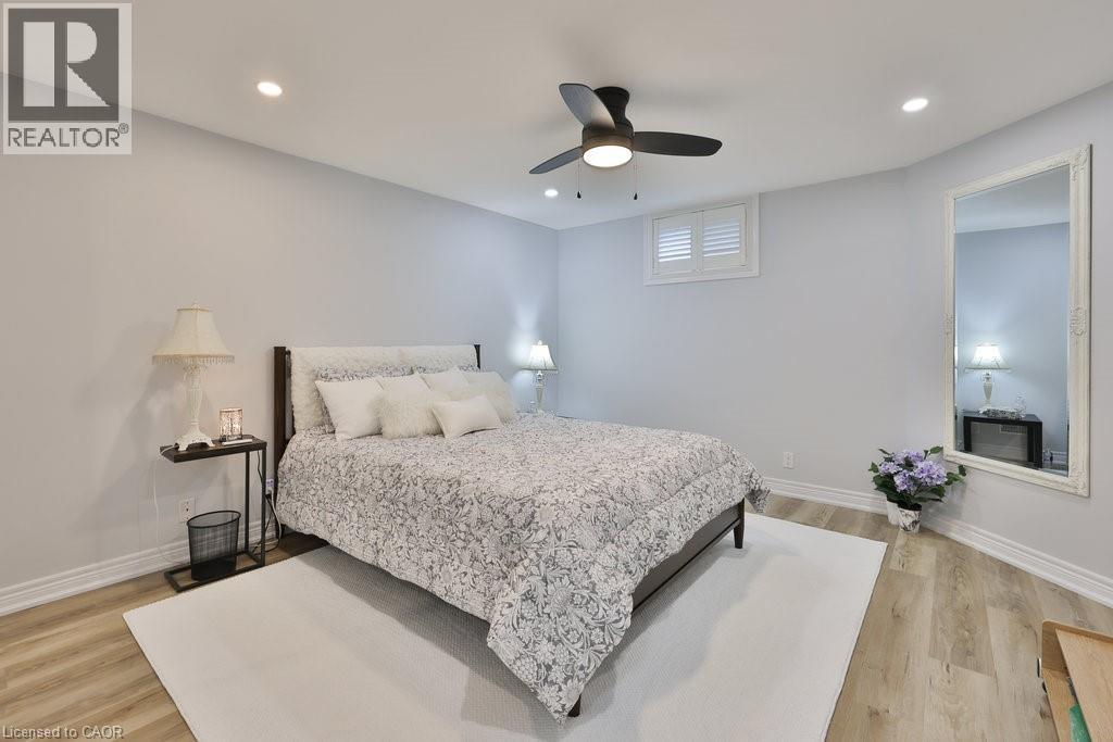 2304 Sovereign Street, Oakville, Ontario  L6L 1L6 - Photo 33 - 40769757