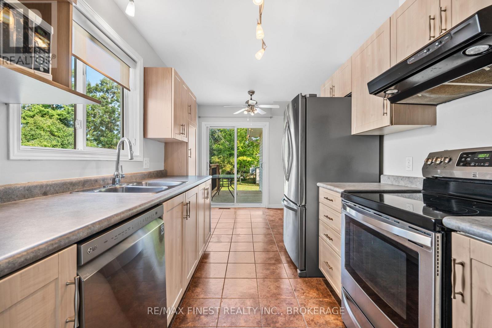 66 Dalgleish Avenue, Kingston, Ontario  K7K 7E1 - Photo 11 - X12446919