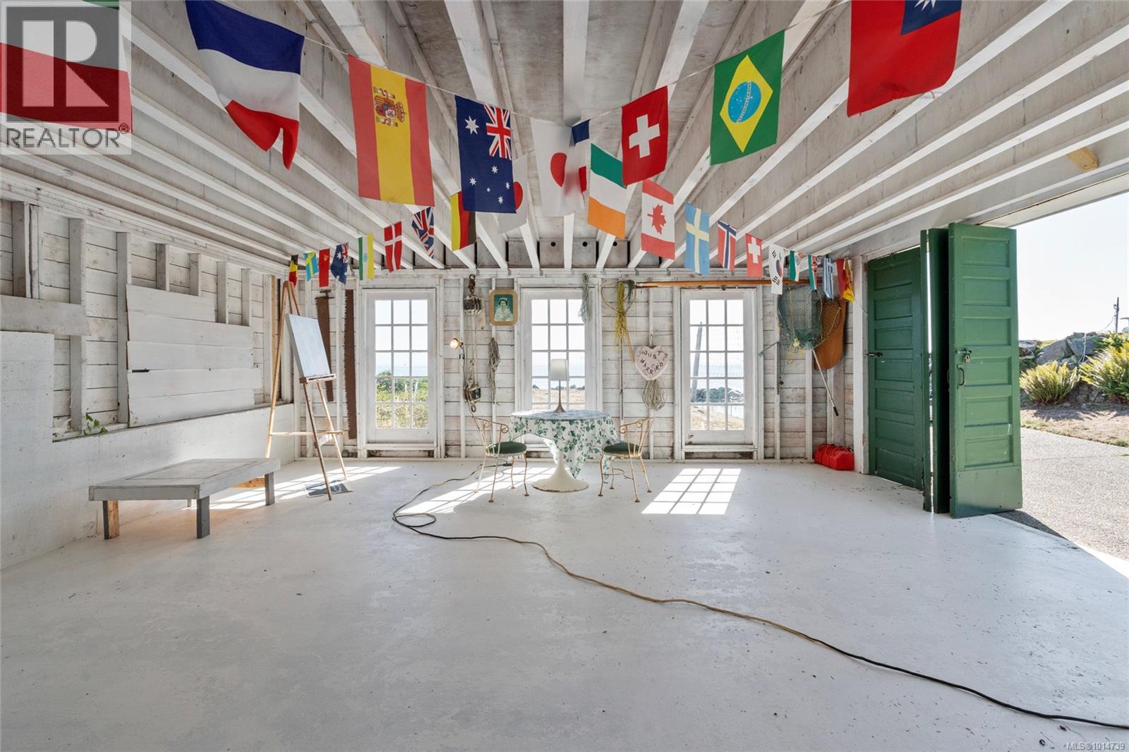 3045 Mcanally Rd, Saanich, British Columbia  V8N 1T3 - Photo 53 - 1014739