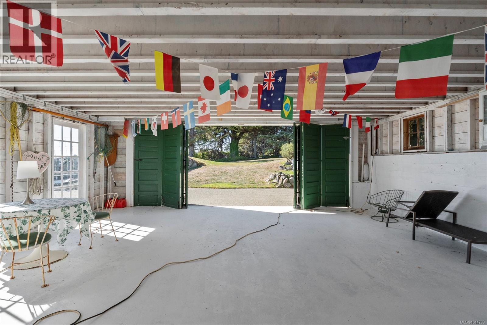 3045 Mcanally Rd, Saanich, British Columbia  V8N 1T3 - Photo 54 - 1014739