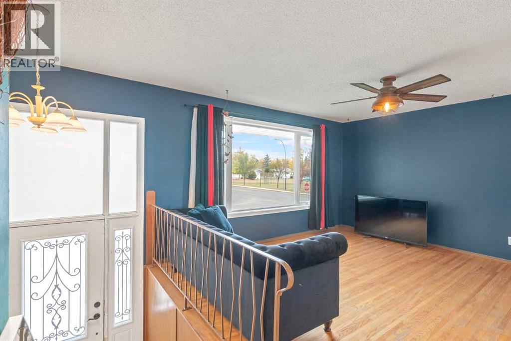 2111 69 Avenue Se, Calgary, Alberta  T2C 0E5 - Photo 3 - A2262393