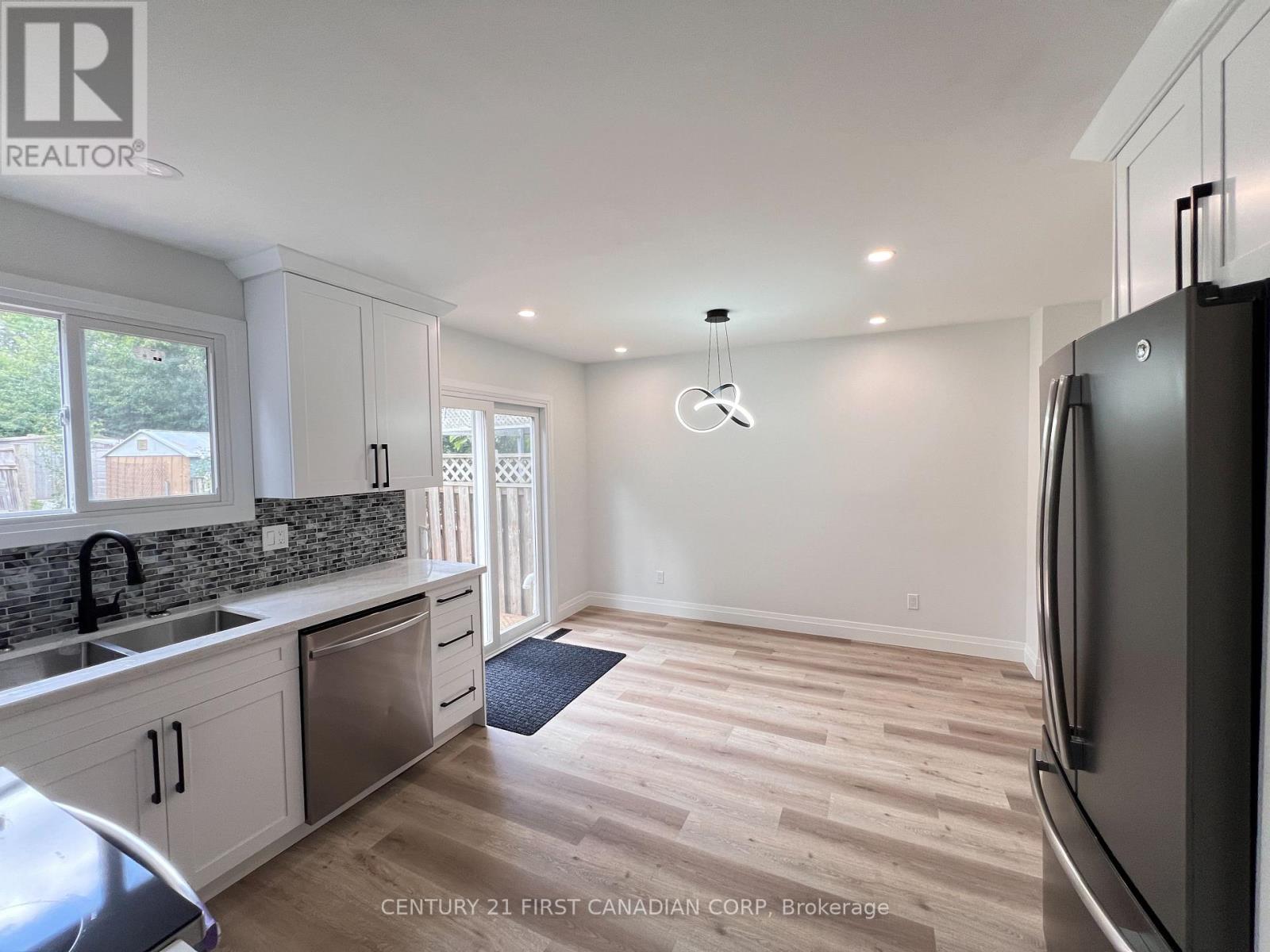 5 Chiddington Gate, London South (South R), Ontario  N6C 5K9 - Photo 10 - X12446788