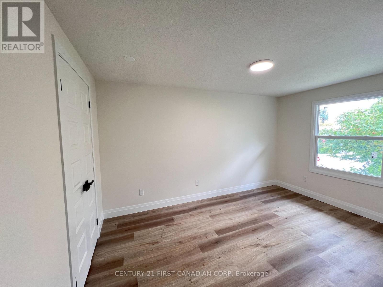 5 Chiddington Gate, London South (South R), Ontario  N6C 5K9 - Photo 16 - X12446788