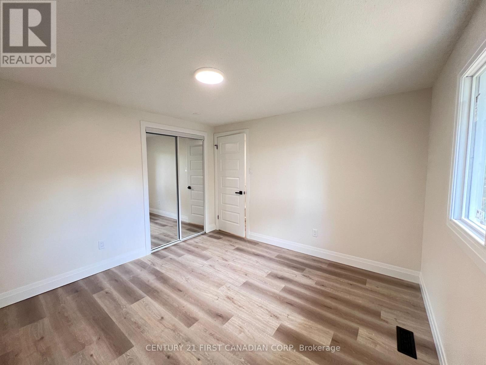 5 Chiddington Gate, London South (South R), Ontario  N6C 5K9 - Photo 21 - X12446788
