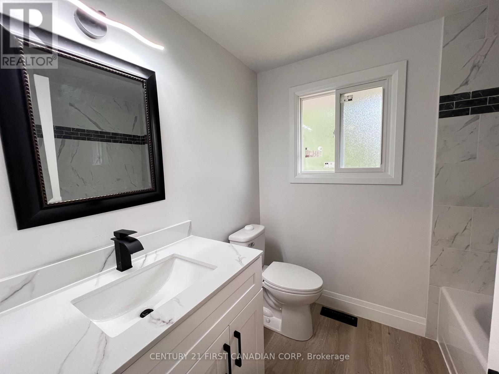 5 Chiddington Gate, London South (South R), Ontario  N6C 5K9 - Photo 24 - X12446788