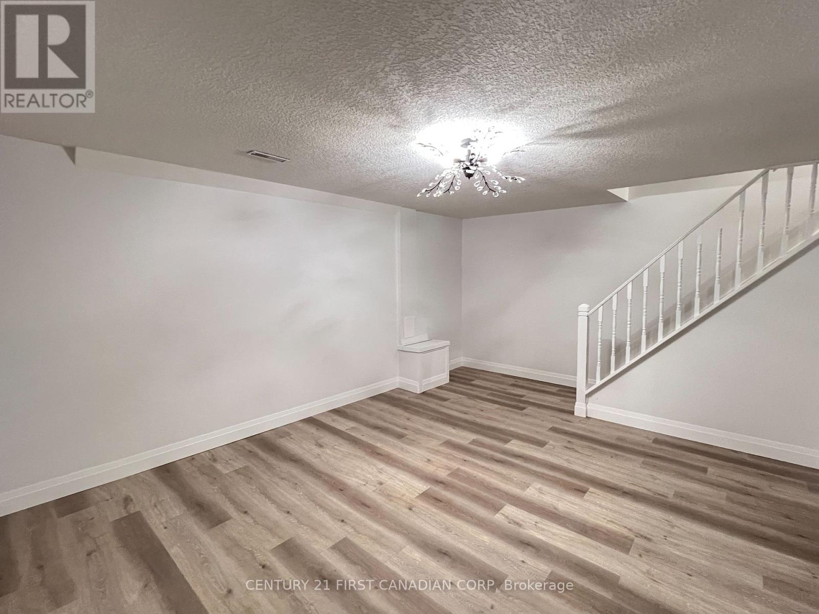 5 Chiddington Gate, London South (South R), Ontario  N6C 5K9 - Photo 27 - X12446788