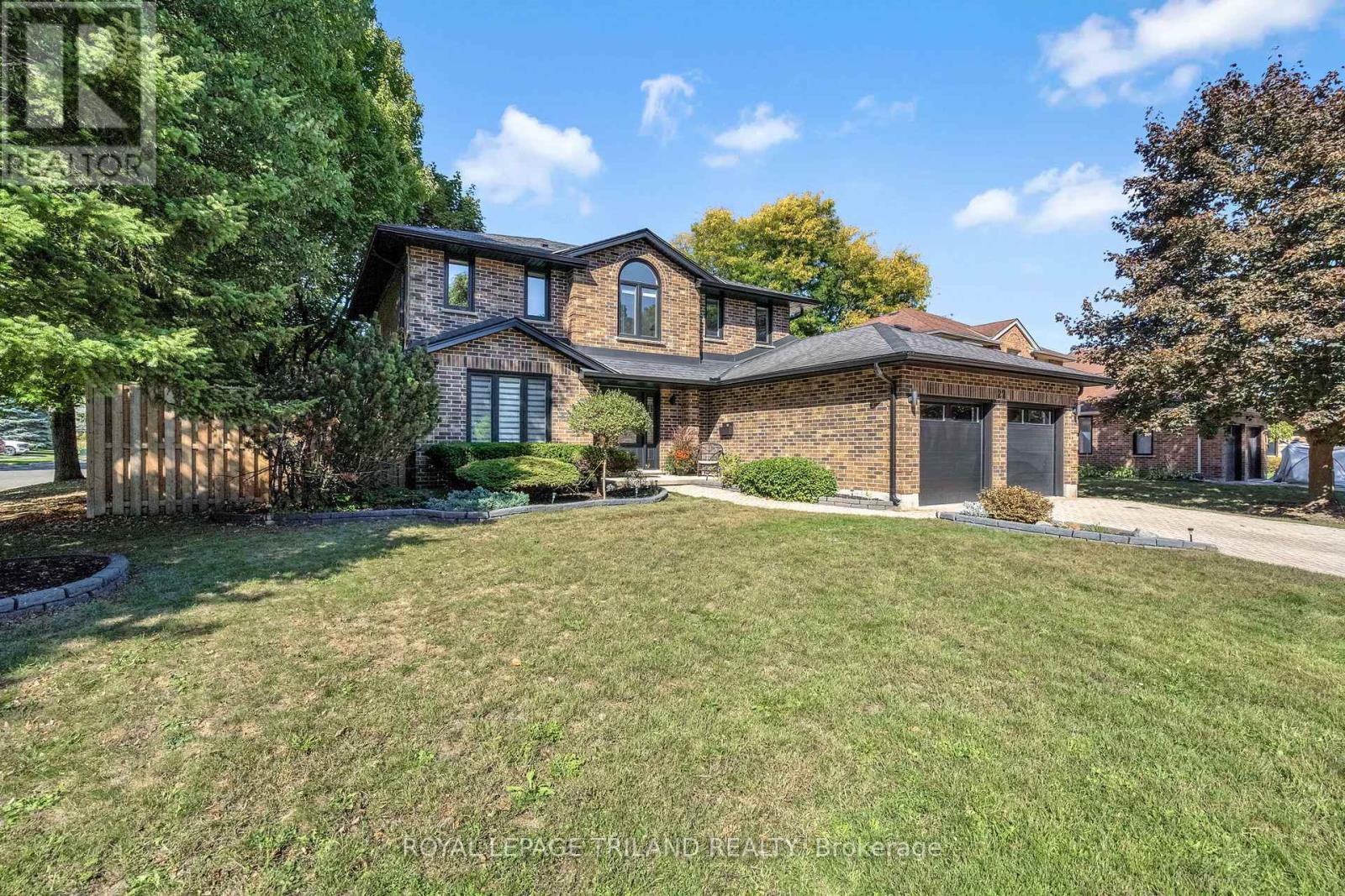 22 Wendy Crescent, London North (North B), Ontario  N5X 3J6 - Photo 2 - X12446802