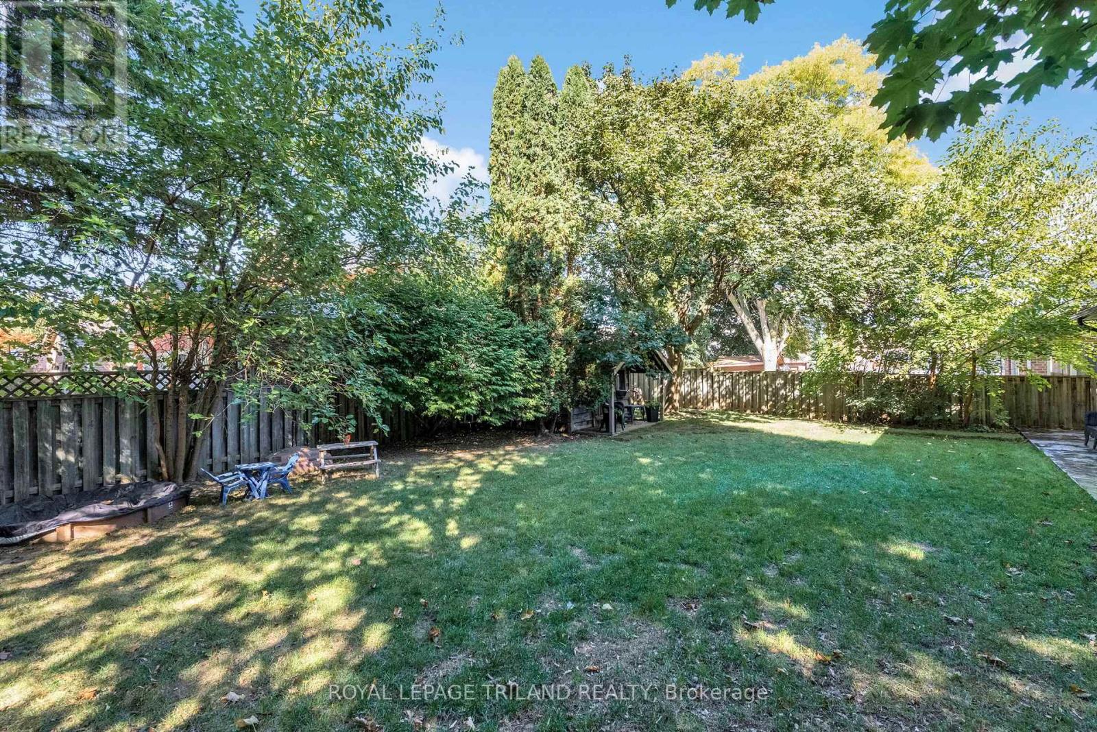 22 Wendy Crescent, London North (North B), Ontario  N5X 3J6 - Photo 44 - X12446802