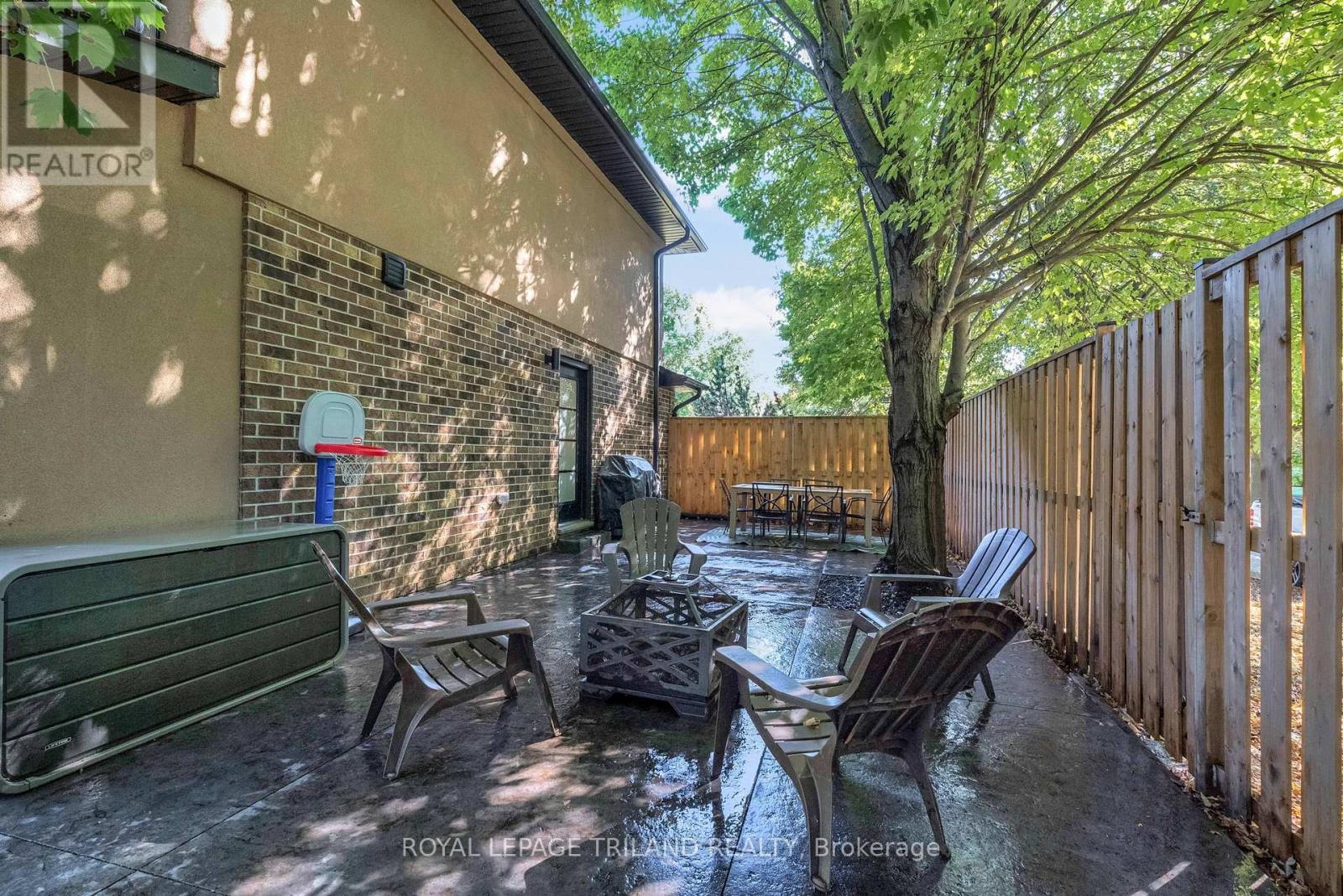 22 Wendy Crescent, London North (North B), Ontario  N5X 3J6 - Photo 46 - X12446802
