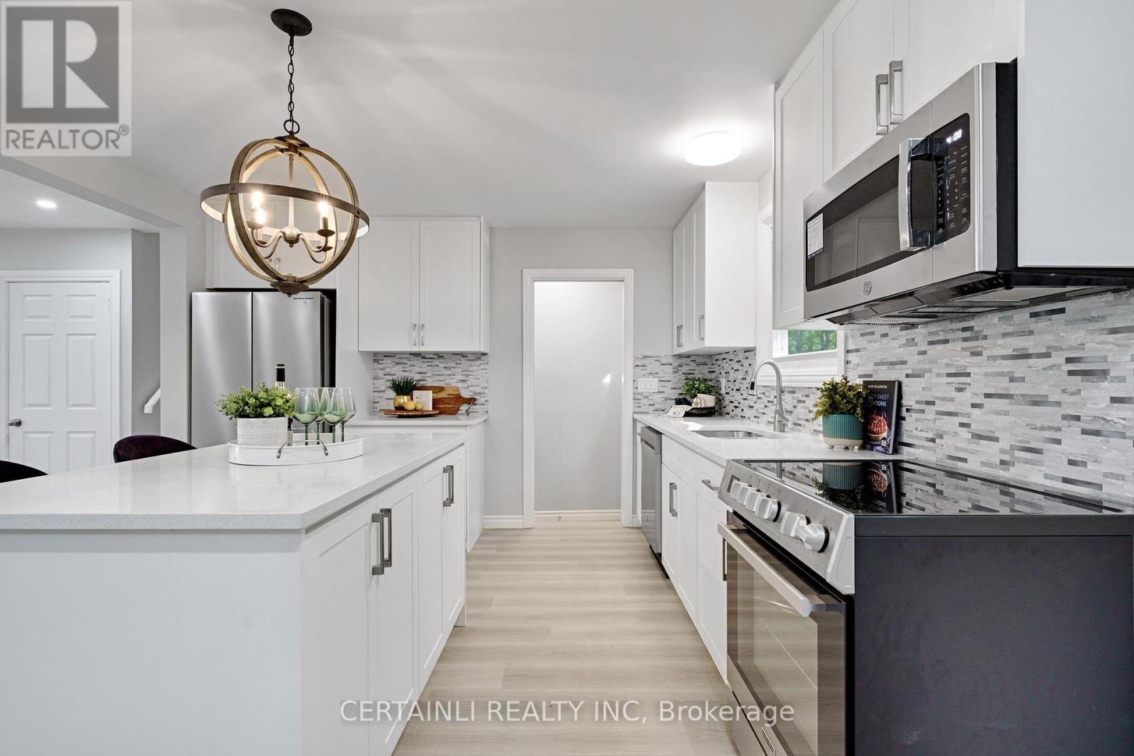 723 Barclay Road, London South (South M), Ontario  N6K 1K4 - Photo 14 - X12446811