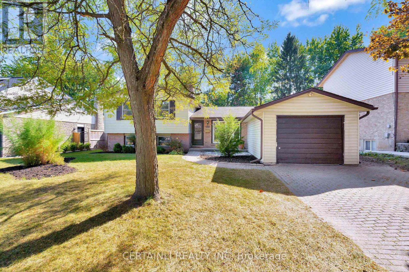 723 Barclay Road, London South (South M), Ontario  N6K 1K4 - Photo 2 - X12446811