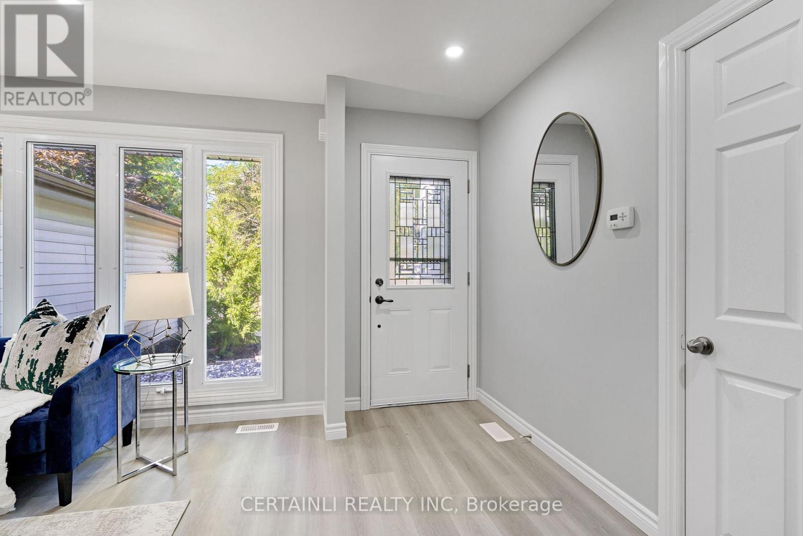 723 Barclay Road, London South (South M), Ontario  N6K 1K4 - Photo 4 - X12446811