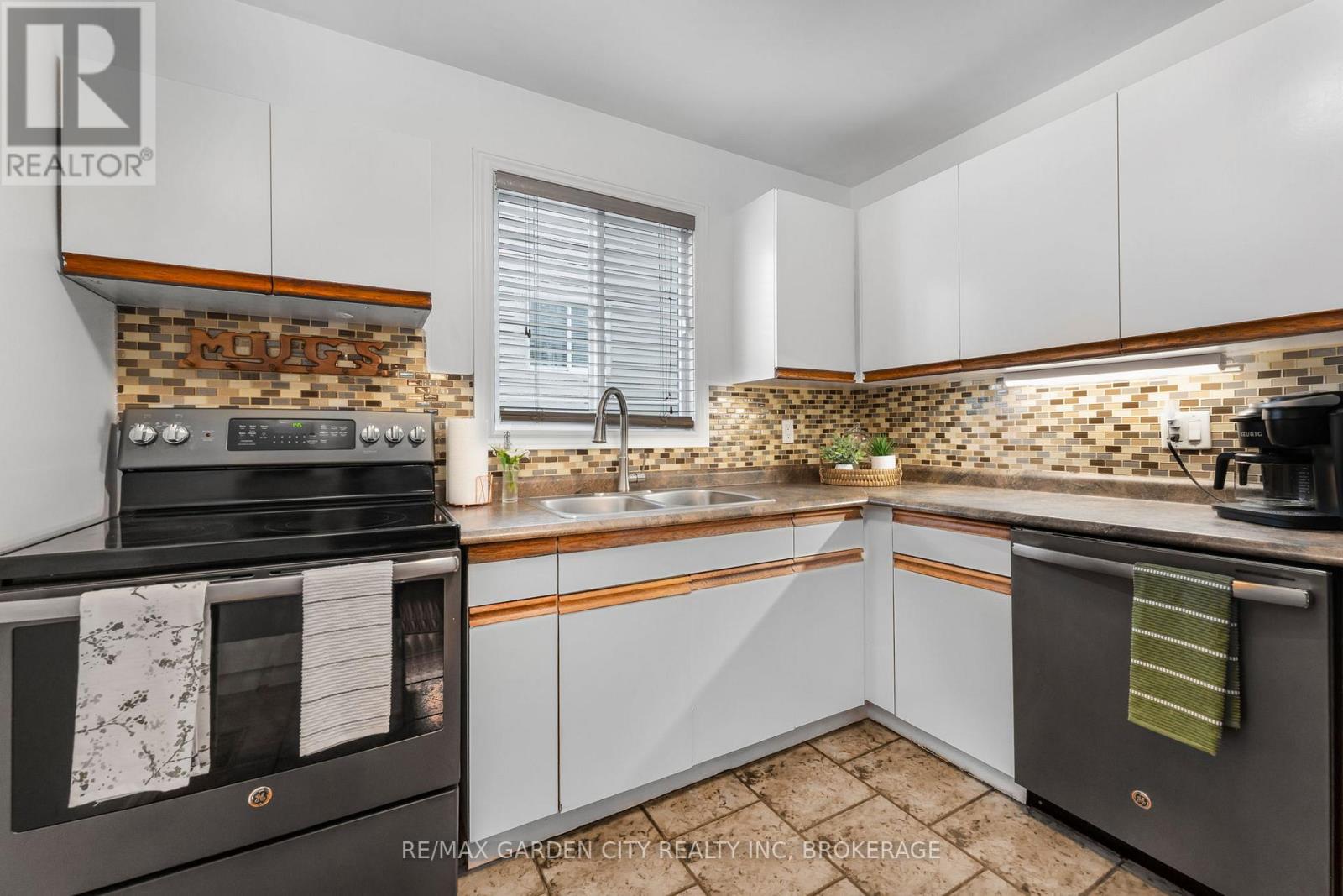 4534 Dufferin Avenue, Lincoln, Ontario  L3J 0C5 - Photo 12 - X12241379