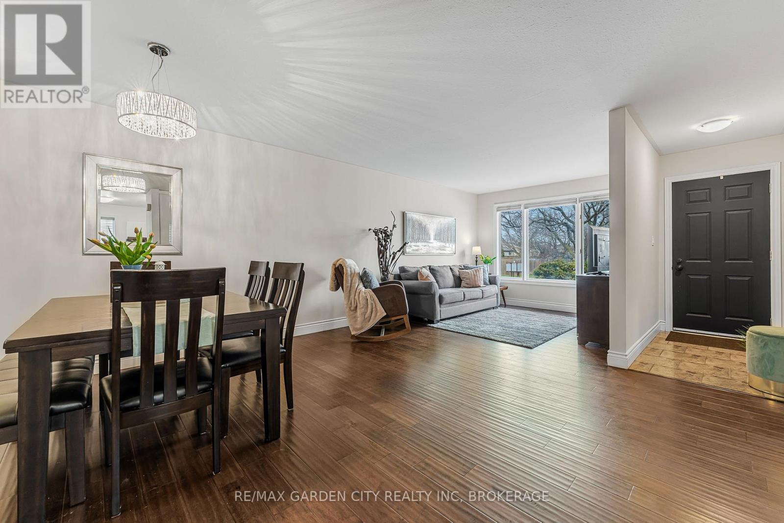 4534 Dufferin Avenue, Lincoln, Ontario  L3J 0C5 - Photo 4 - X12241379