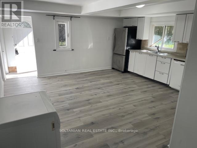257 Parkwood Avenue, Georgina, Ontario  L4P 2X2 - Photo 21 - N12273220